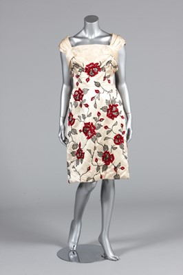 Lot 87 - A Jacques Fath couture embroidered cocktail...