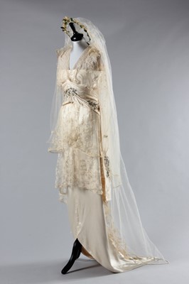 Lot 50 - A Madame Hayward bridal gown worn by the...