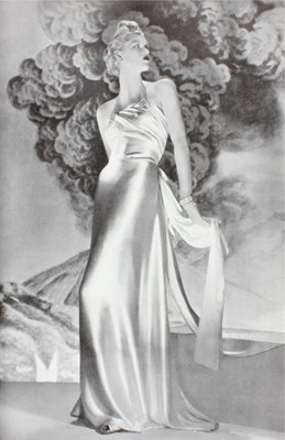 Lot 36 - British Vogue 1939-40, 1939 comprising: Jan 11,...