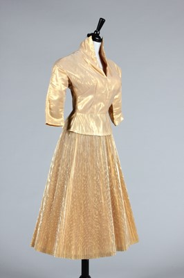 Lot 256 - An Anita Bari of New York cloth of gold...