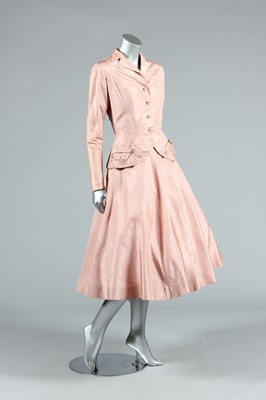 Lot 289 - A Ceil Chapman old-rose shantung silk suit,...