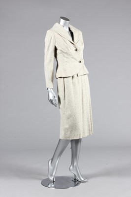 Lot 309 - A Lilli Ann ivory and grey flecked...