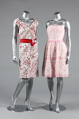 Lot 449 - Two summery designer dresses, one Oscar de la...