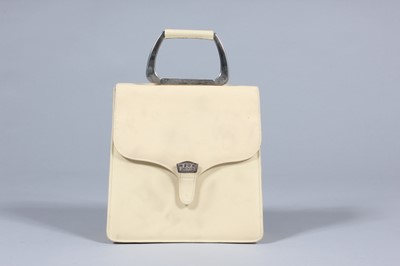 Lot 475 - A Smythson cream leather handbag/organiser...