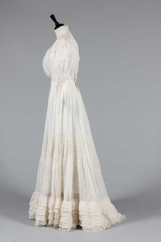 Lot 1 - A lawn and Valenciennes summer gown, circa...