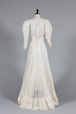 Lot 1 - A lawn and Valenciennes summer gown, circa...