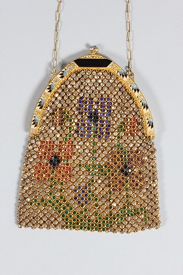 Lot 172 - Art-deco mesh bags, late 20s-early 30s,...