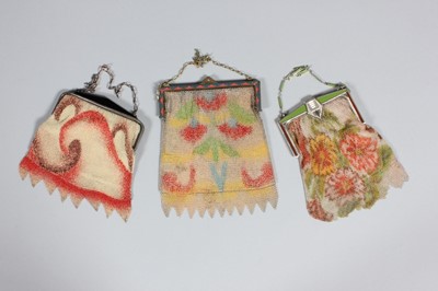 Lot 172 - Art-deco mesh bags, late 20s-early 30s,...