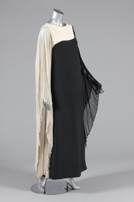 Lot 275 - A Yuki ivory and black crepe de chine evening...