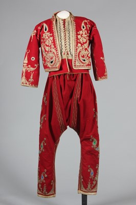 Lot 282 - A good Ottoman ensemble, early 20th century,...