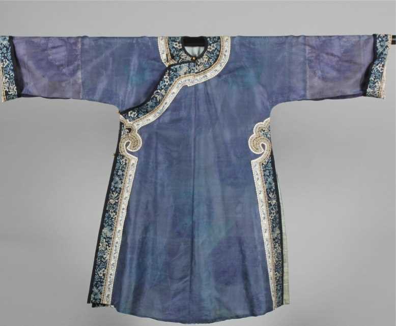 Lot 332 - A group of Chinese robes and accessories,
