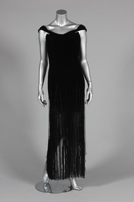 Lot 294 - A Bruce Oldfield couture black velvet 'flapper'...