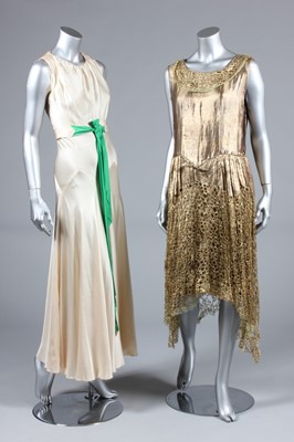 Lot 155 - A group of 1920s/30s clothing, comprising...