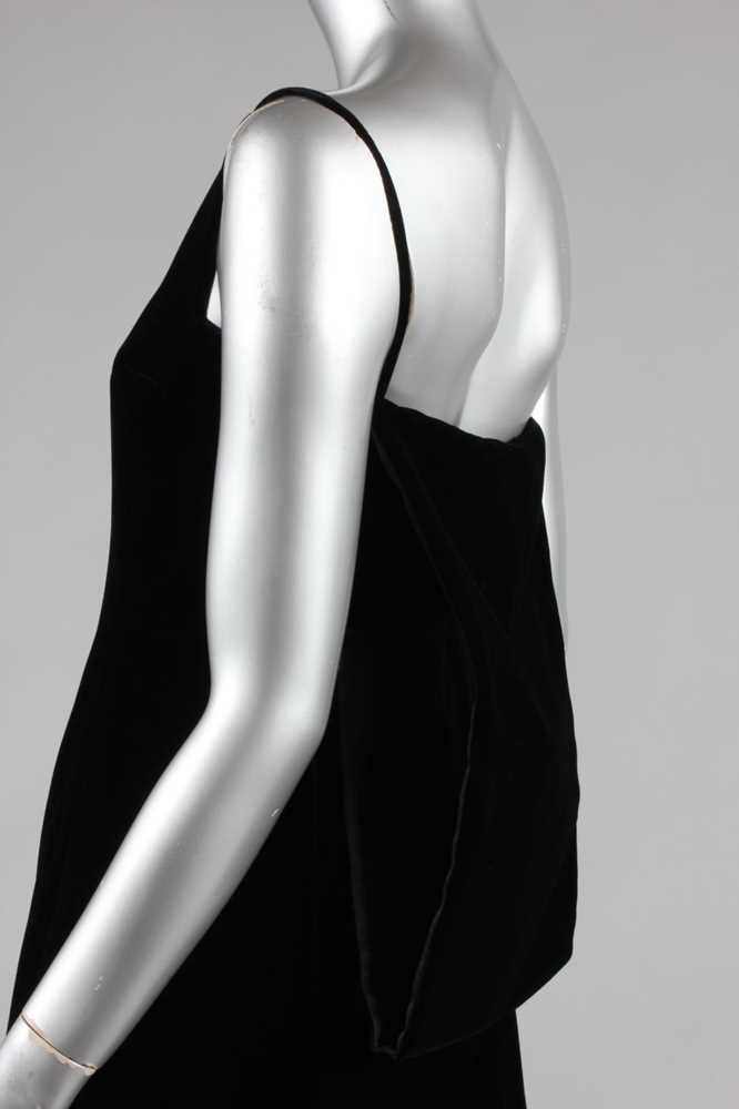 Lot 126 - A Lanvin couture black velvet evening gown,