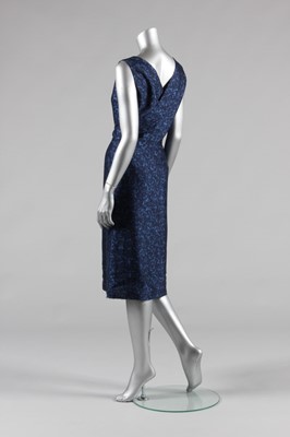 Lot 123 - A Paquin printed blue shantung silk cocktail...