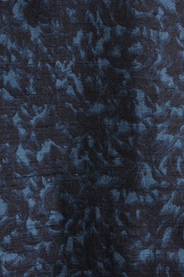 Lot 123 - A Paquin printed blue shantung silk cocktail...