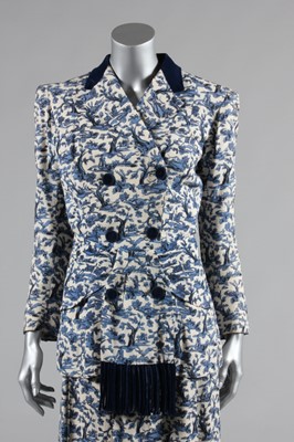 Lot 73 - A Carven summer suit, circa 1945, woven blue...