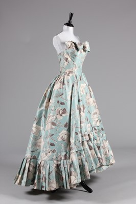 Lot 86 - A chiné taffeta ball gown, attributed to Maggy...