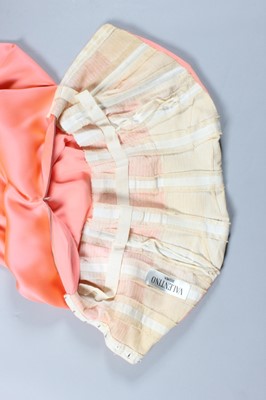 Lot 116 - A Valentino couture salmon-pink crêpe evening...