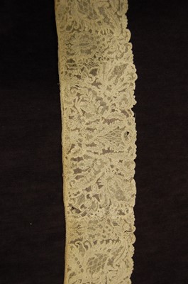 Lot 239 - A rare Flemish needlepoint lace engageant,...