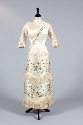 Lot 135 - A group of Victorian and Edwardian clothing,...