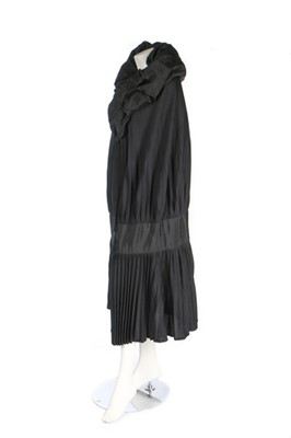 Lot 110 - An extremely rare Wiener Werksttte cape,...