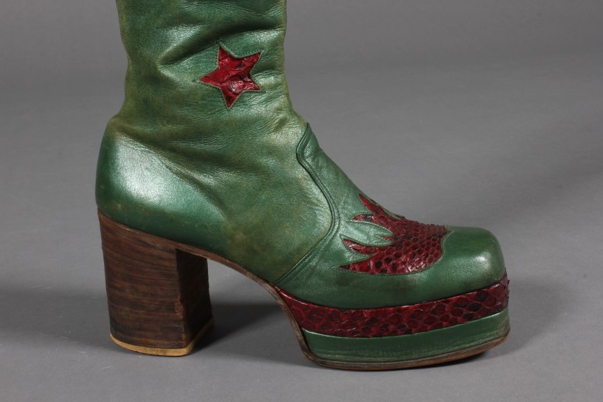 Lot 381 - A pair of Lionel Avery green leather