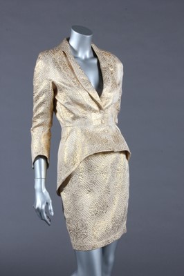 Lot 431 - A striking Thierry Mugler gold brocatelle...