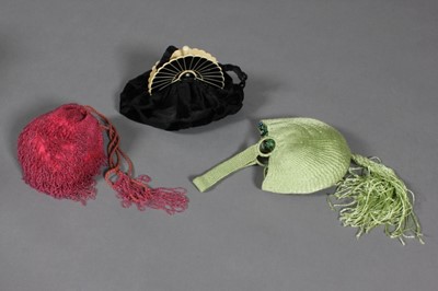 Lot 452 - 1920s accessories, comprising: a blue felt...