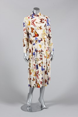 Lot 44 - An Hermès printed crepe de chine ensemble,...