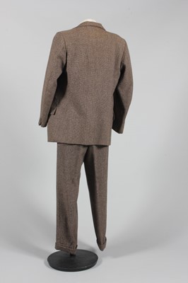 Lot 50 - A King & Manning brown tweed gentleman's suit,...