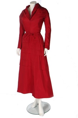 Lot 140 - A Molyneux couture scarlet faille evening gown,...