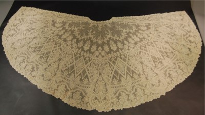 Lot 208 - A large ivory pusher lace silk/mohair curved...