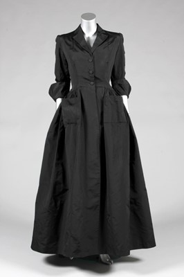 Lot 108 - A Balenciaga couture black silk evening or...