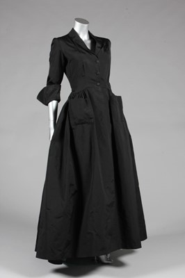 Lot 108 - A Balenciaga couture black silk evening or...