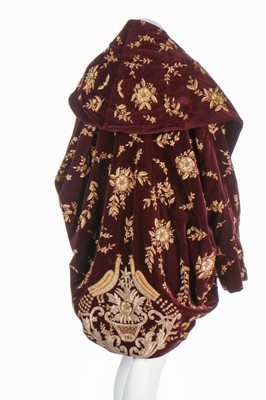 Lot 174 - A magnificent Romeo Gigli embroidered cocoon...