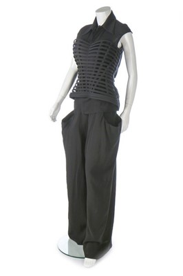 Lot 204 - A fine Yohji Yamamoto 'Cage' ensemble,...