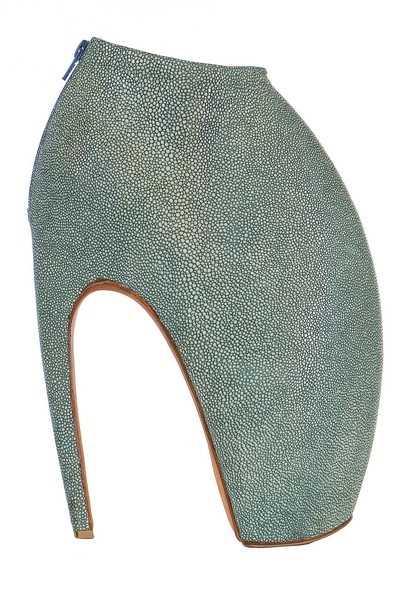 Click for high resolution Lot 261 - A fine and rare pair of Alexander McQueen...