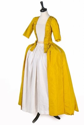 Lot 29 - A brilliant yellow silk open robe l'Anglaise,...