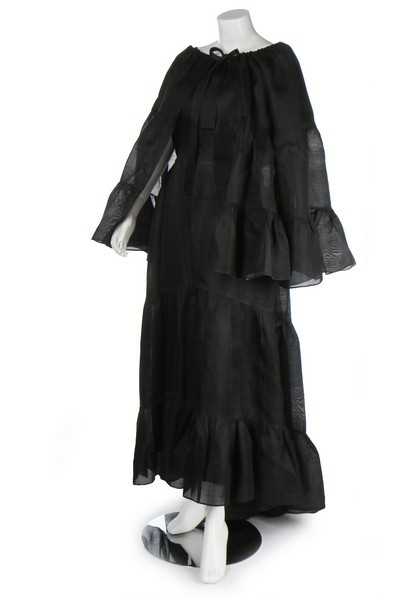 Lot 294 - A Balenciaga couture black slubbed gazar