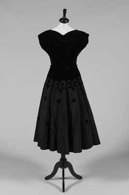 Lot 428 - A Hardy Amies cut velvet and taffeta evening...
