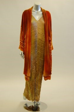 Lot 438 - A Patricia & Charles Lester pleated silk...