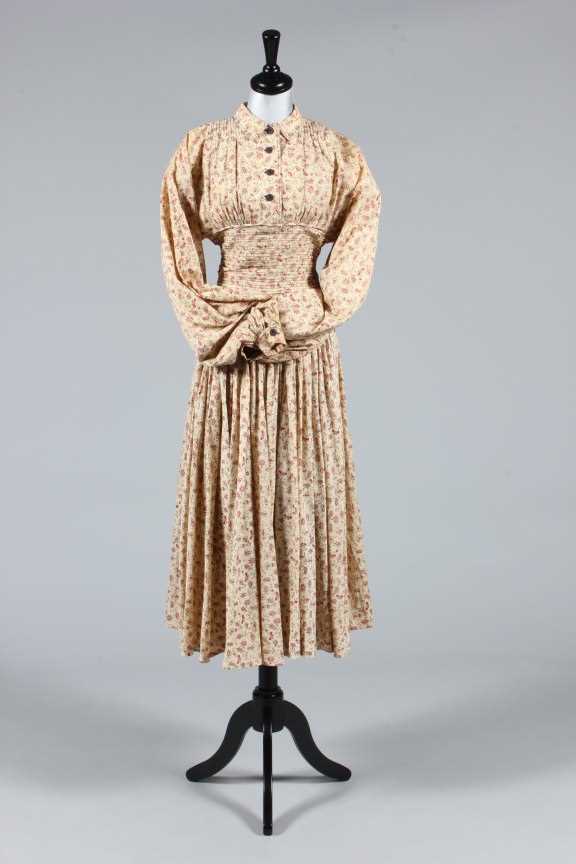 Lot 318 - A Claire McCardell by Townley printed cotton...