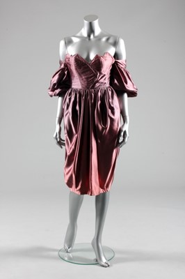 Lot 199 - A Thierry Mugler mauve ombré satin cocktail...