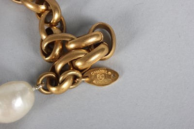 Lot 33 - A Chanel `blister pearl' necklace and...