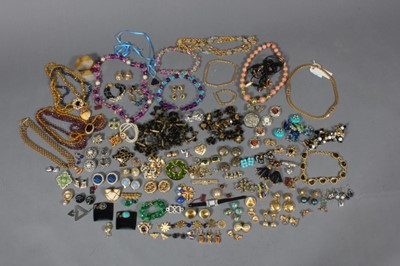 Lot 135 - A large group of 1980s costume jewellery,...