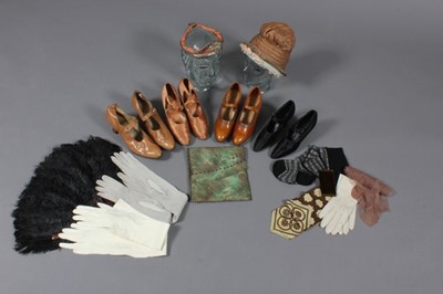 Lot 170 - A group of accessories, mainly 1920s,...