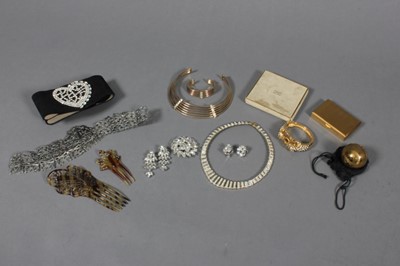 Lot 298 - A group of costume jewellery and compacts,...