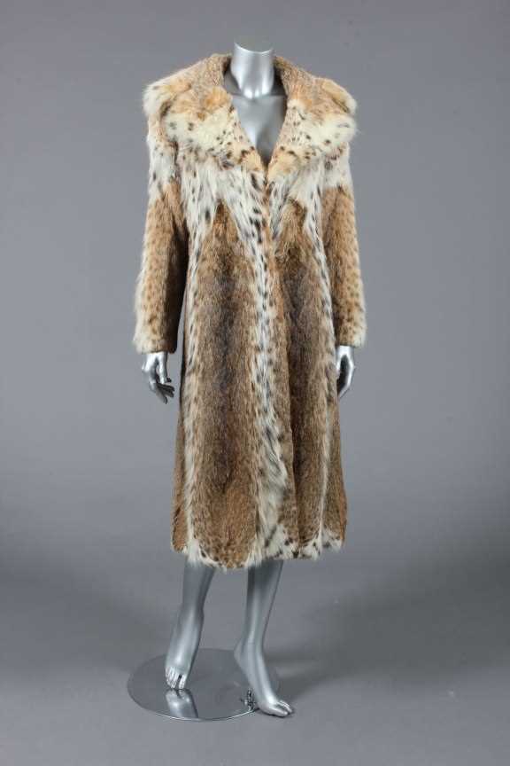 Lot 377 - An Eurasian lynx coat, 1950s, lynx lynx, with...