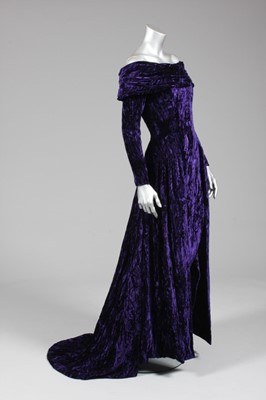 Lot 182 - A Bruce Oldfield crushed purple velvet evening...